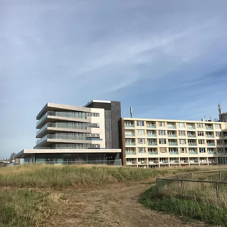 Aan Zee Apartment *