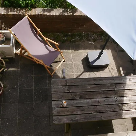 Aan Zee Апартаменты