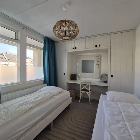 Aan Zee Aparthotel