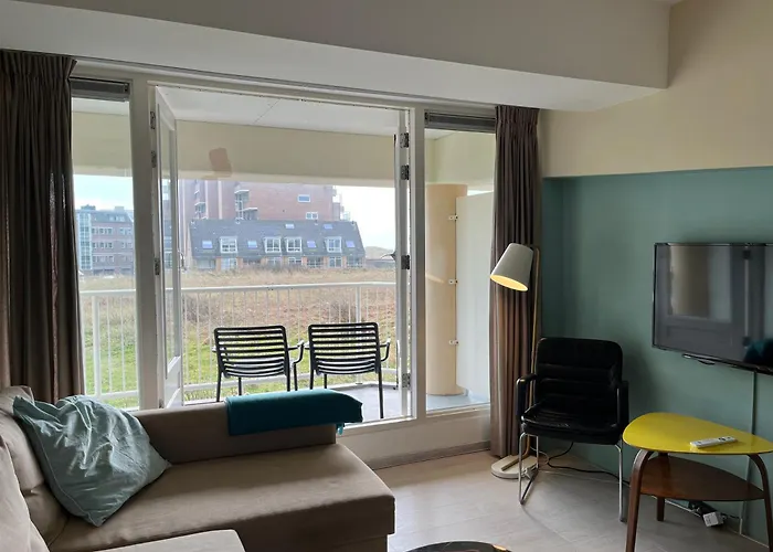 Aan Zee 에크몬드안지